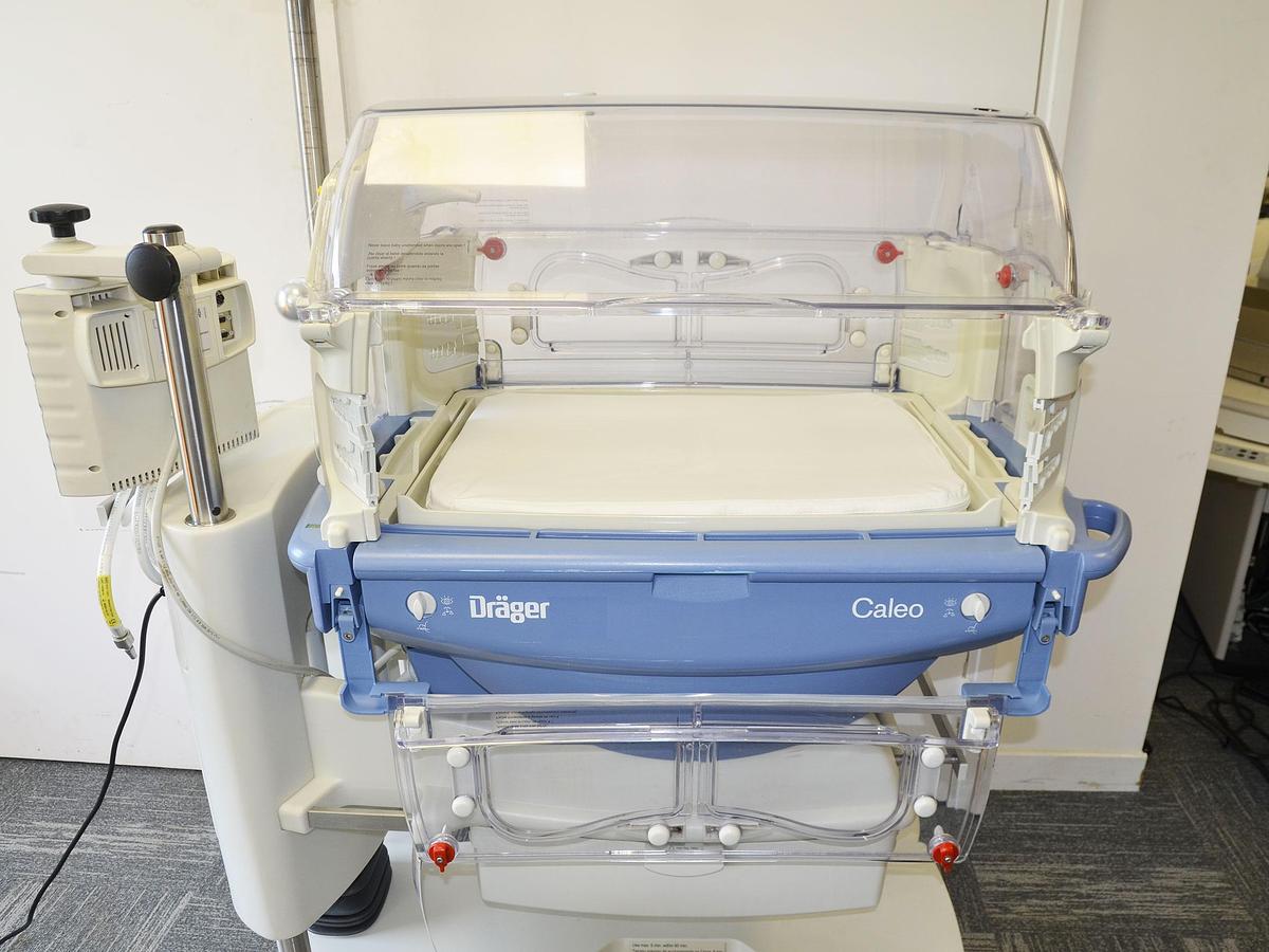 D'occasion COUVEUSE DRAGER CALEO AVEC MATELAS