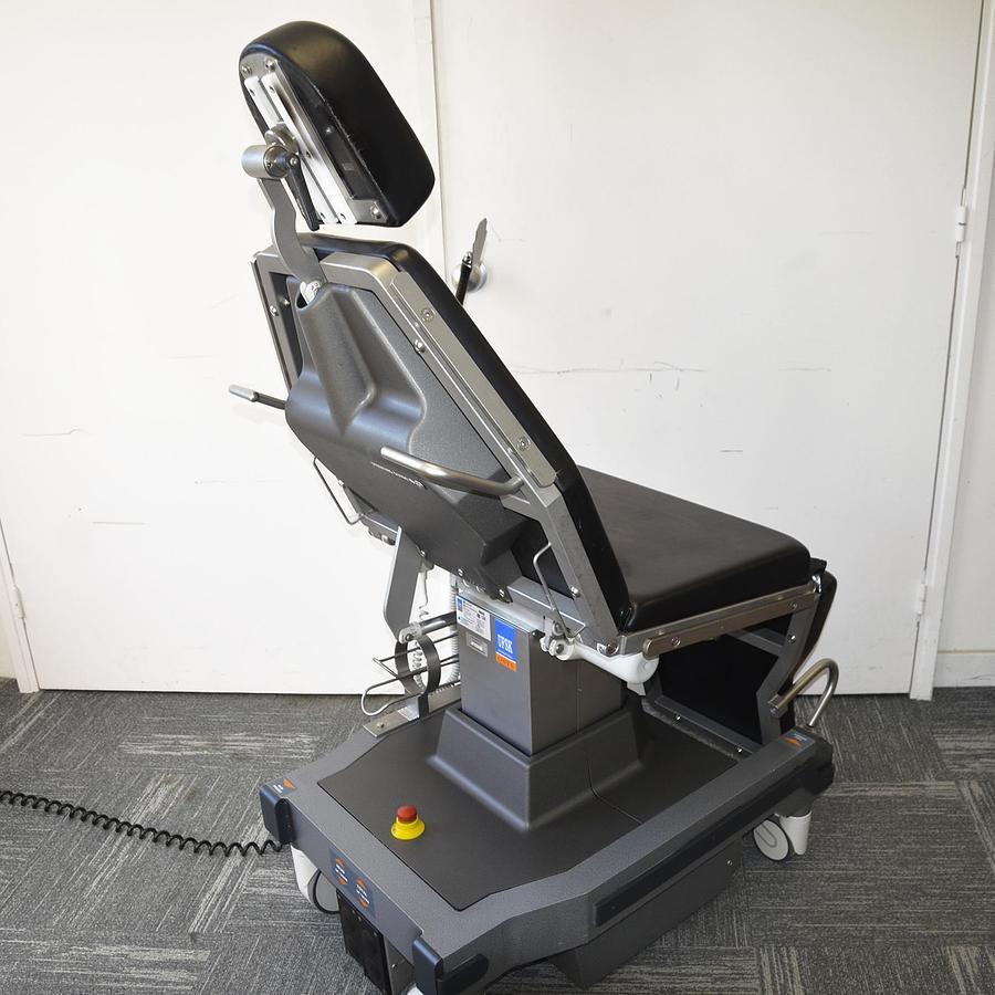 D'occasion FAUTEUIL ÉLECTRIQUE OPHTALMOLOGIQUE UFSK OSYS BL600 XLE