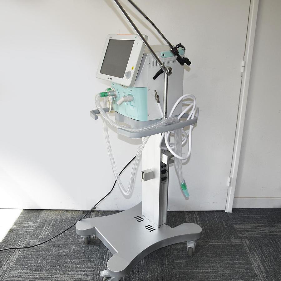 D'occasion RESPIRATEUR DE REANIMATION ET DE SOINS INTENSIFS AEONMED VG70