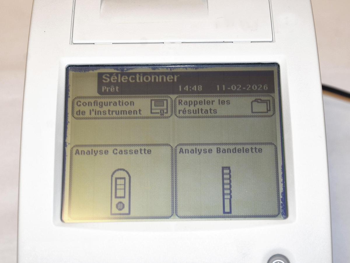 D'occasion LECTEUR DE BANDELETTES URINAIRES SIEMENS CLINITEK STATUS 