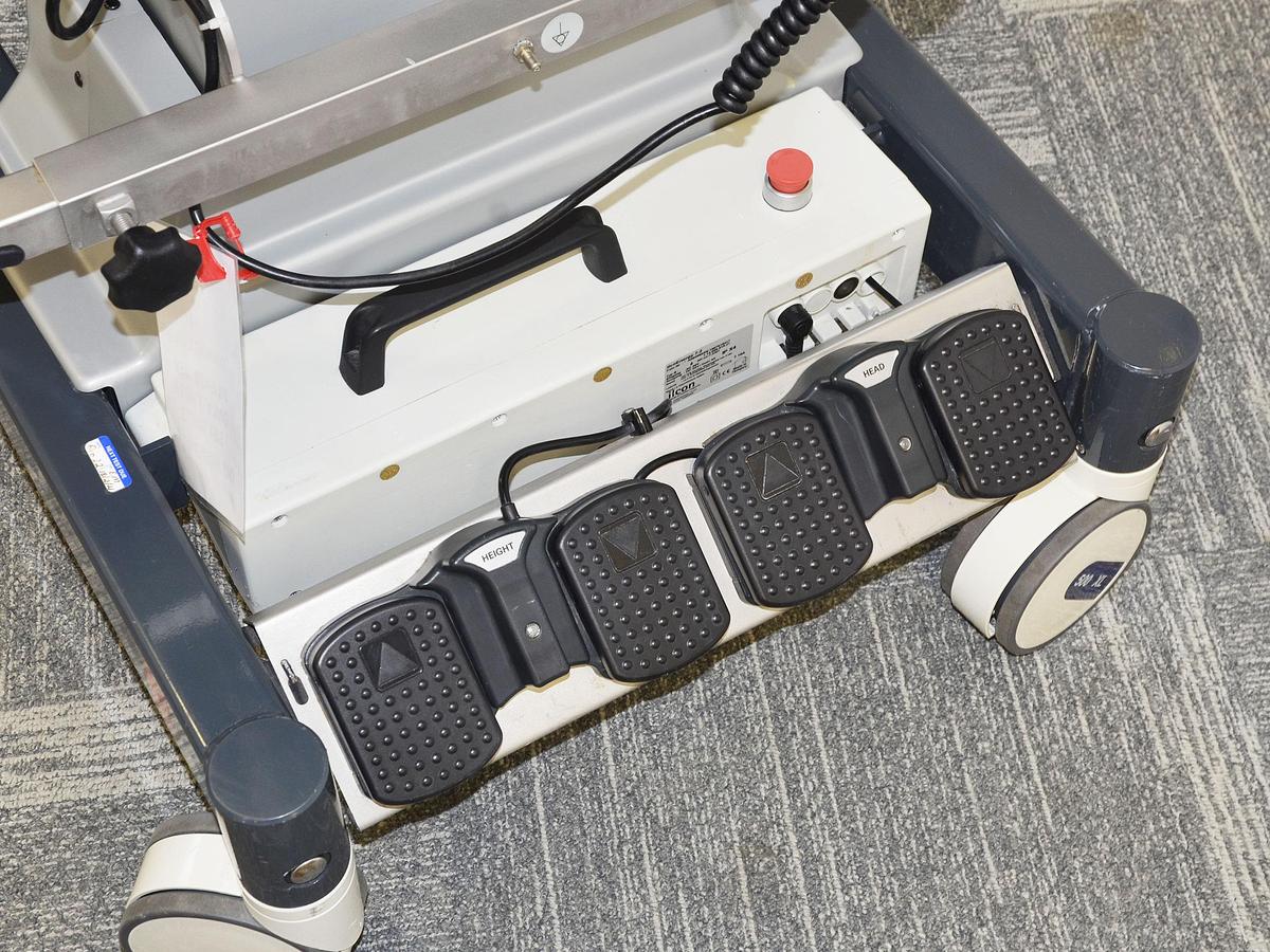 D'occasion FAUTEUIL ÉLECTRIQUE OPHTALMOLOGIQUE UFSK 500XLE