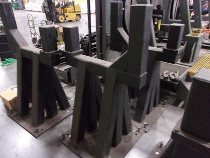 Used YASKAWA  YASKAWA  EA1900N MULTI-ARM WELDING CELL, HUGE, BARELY USED (100 hours)