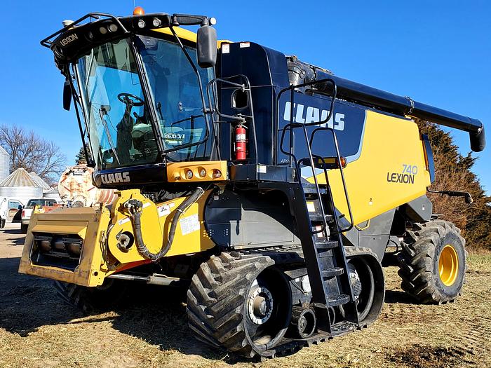 Used 2013 Claas Lexion 740TT Combine w/ 1500 Sep Hrs