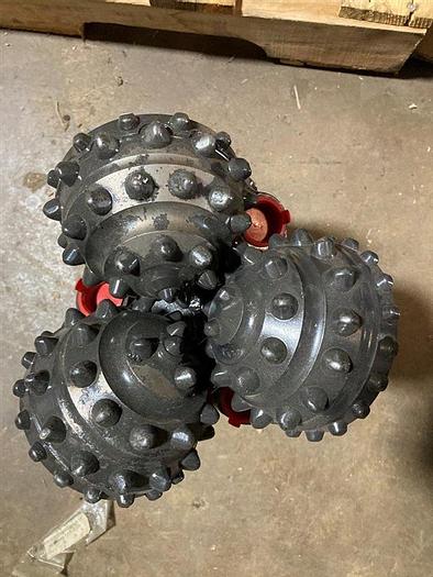 8-3/4" Medium Tri-Cone Bit - TR875TMSN