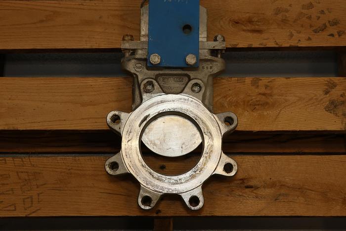 Used Orbinox 4" Hand Operated Knife Gate Valve #44242