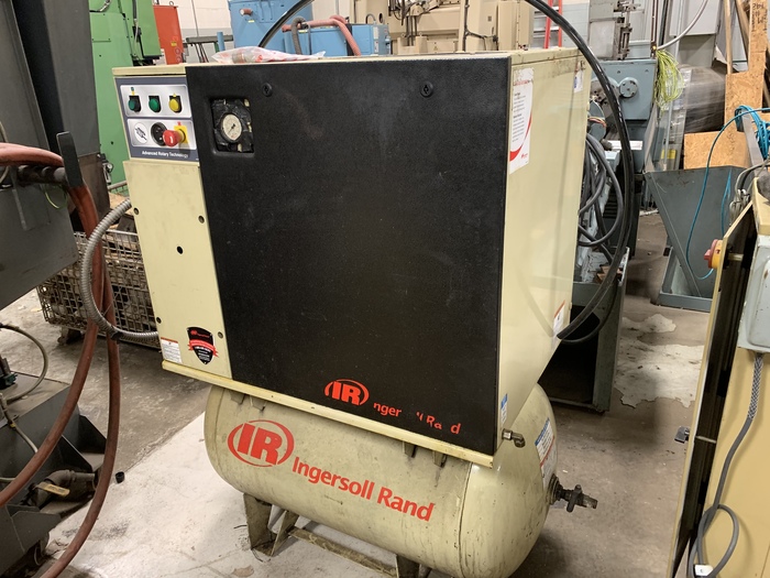 INGERSOLL RAND UP6-10-150 10HP SCREW COMPRESSOR TANK MOUNTED