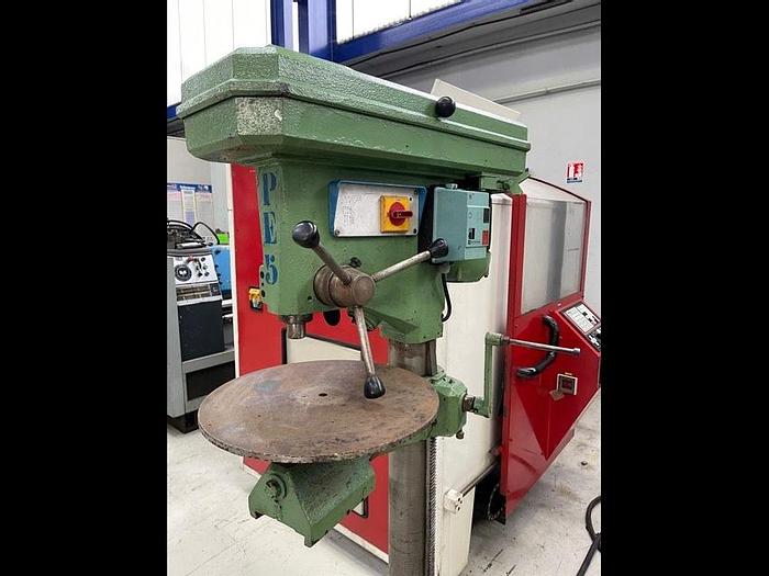 Utilisé Perceuse à colonne