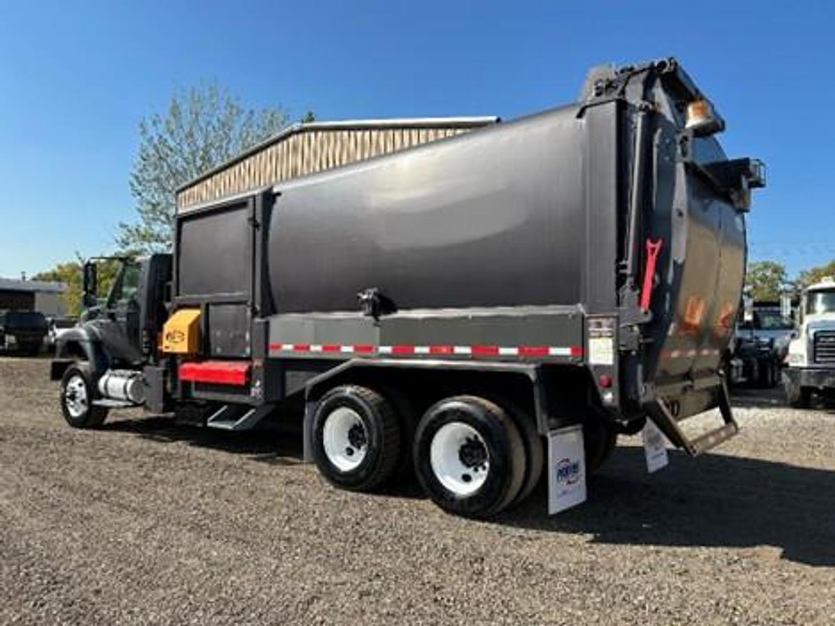 Used 2013 INTERNATIONAL AUTOMATED SIDE LOAD TRUCK