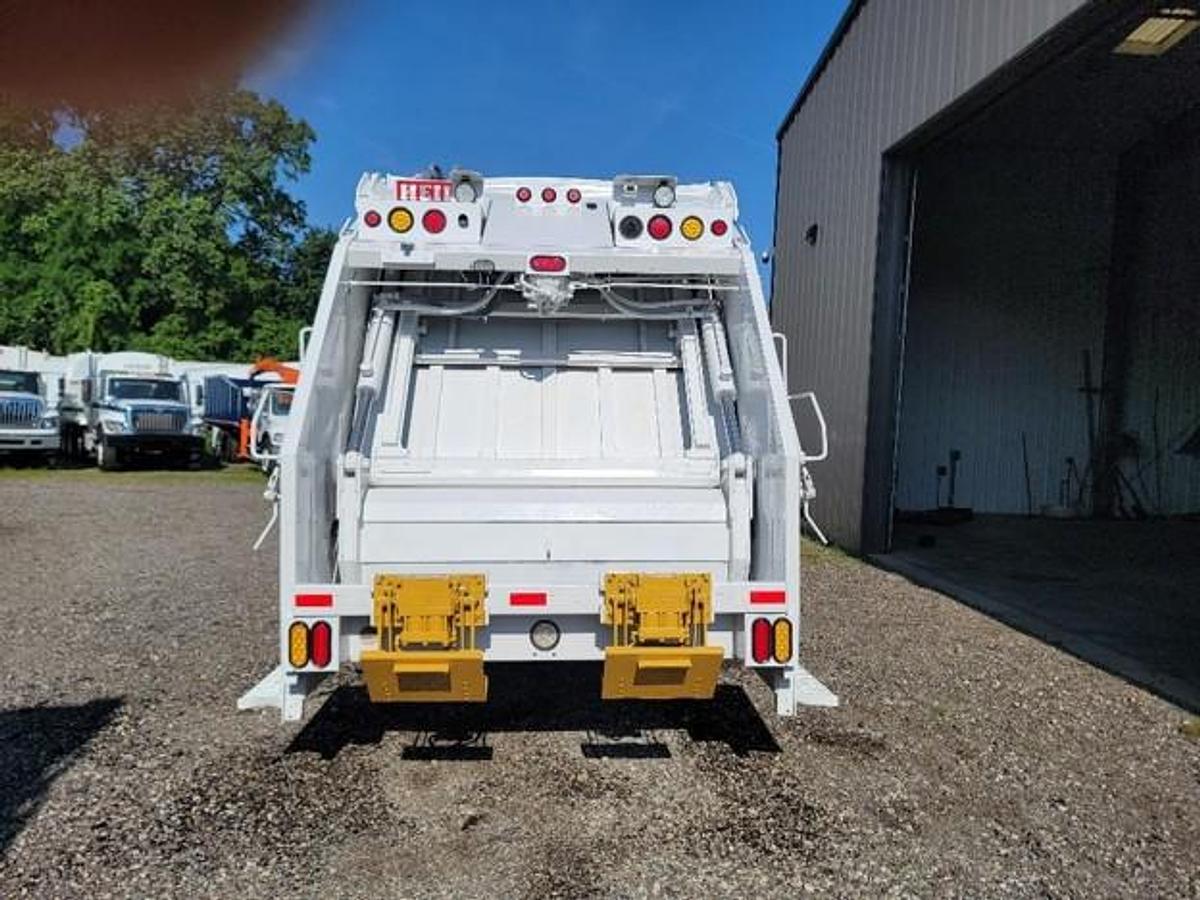 Used 2014 FREIGHTLINER REAR LOAD TRUCK