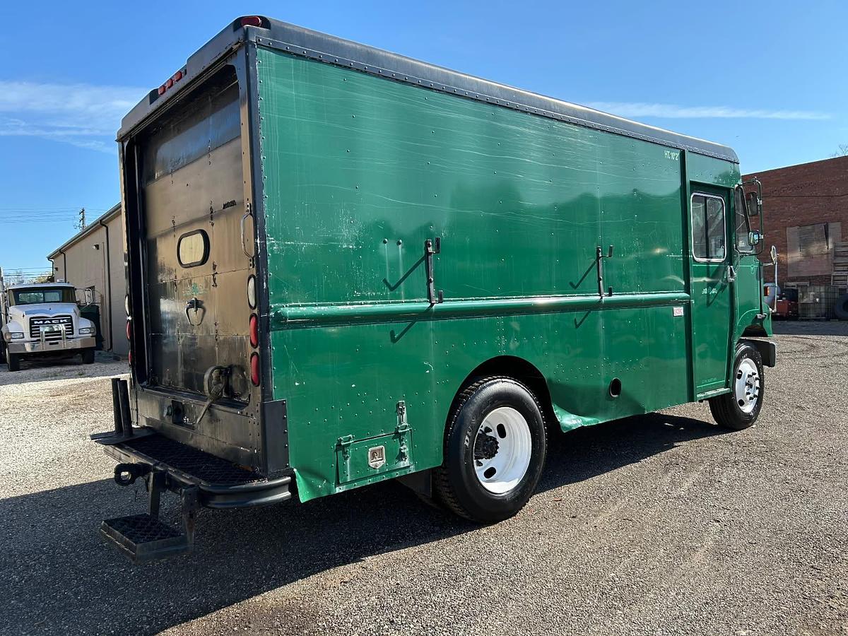 Used 2001 FREIGHTLINER STEP VAN