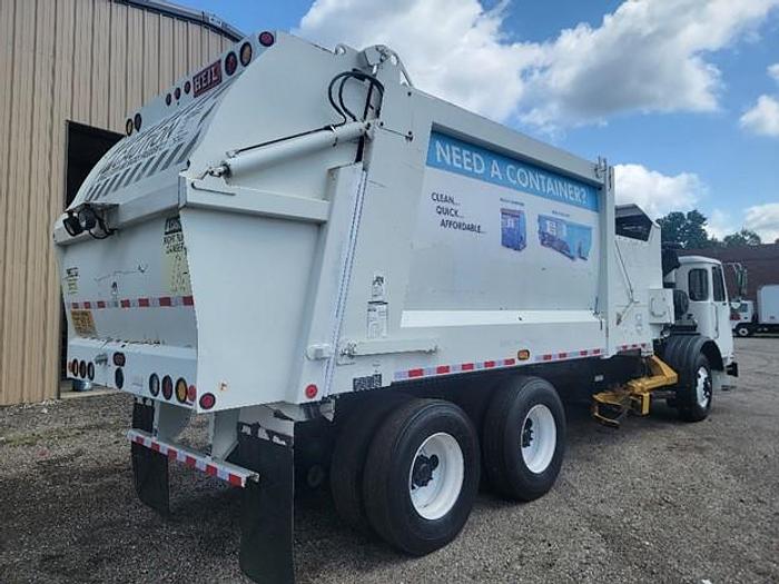 Used 2010 AUTOCAR SIDE LOAD TRUCK