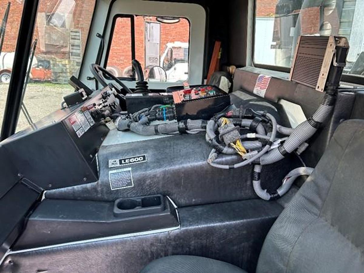 Used 2012 MACK AUTOMATED SIDE LOAD TRUCK