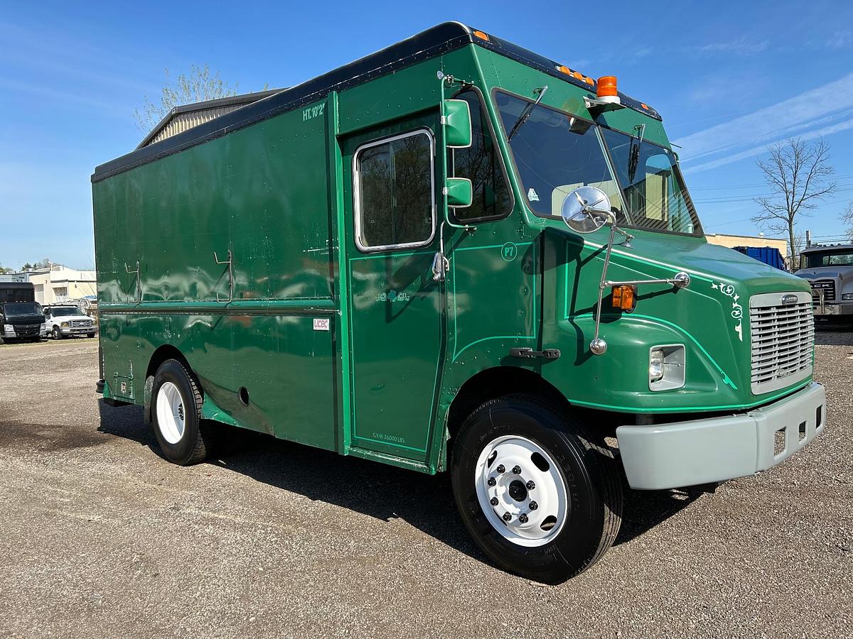 Used 2001 FREIGHTLINER STEP VAN
