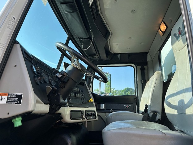 2017 Western Star 4700SF