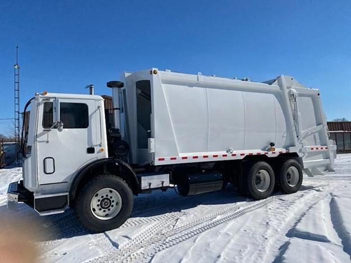 Used 2007 MACK REAR LOAD TRUCK