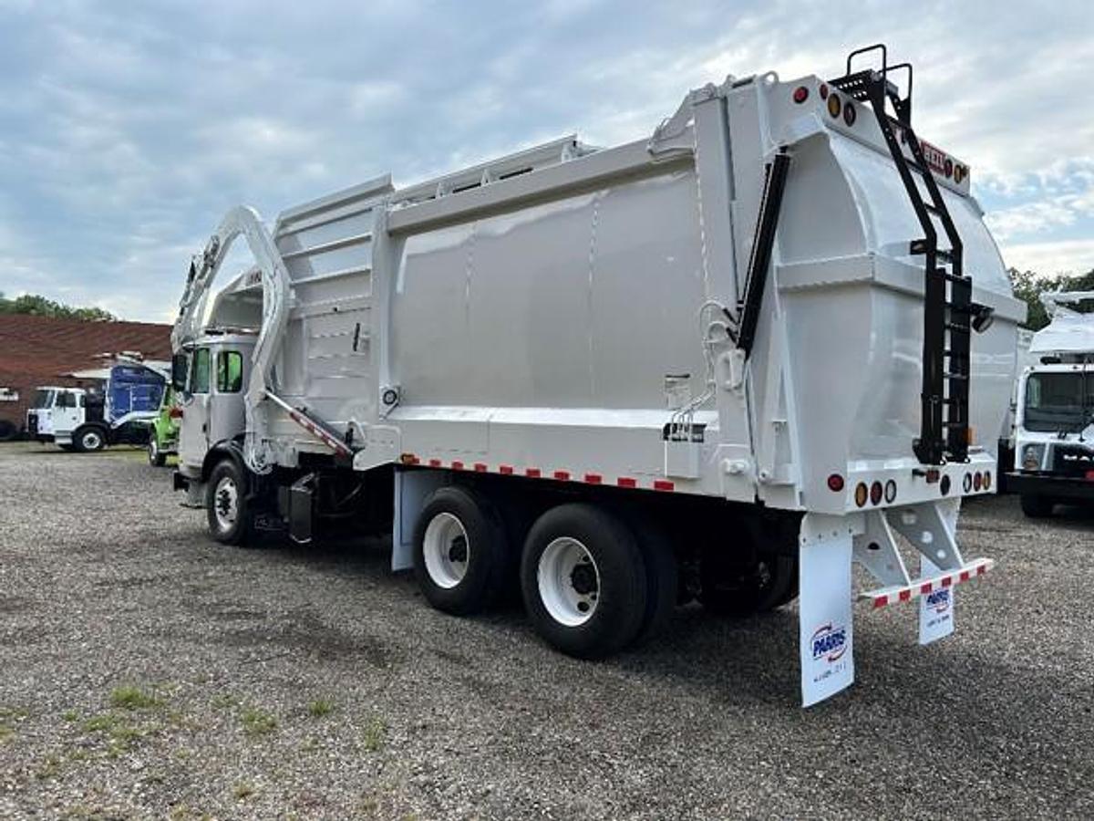 Used 2019 AUTOCAR FRONT LOAD TRUCK