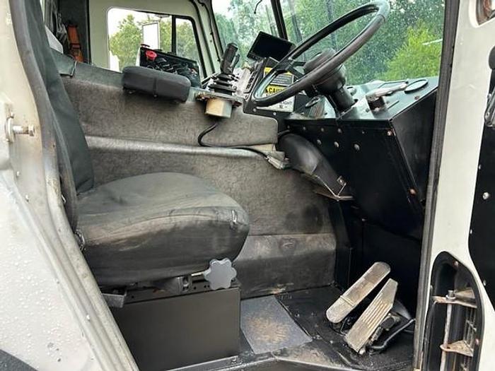 Used 2010 MACK SIDE LOAD TRUCKC