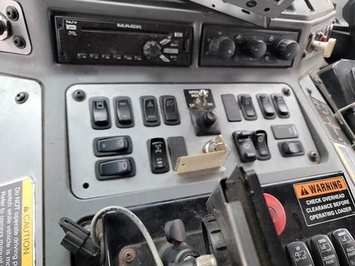 Used 2017 MACK AUTOMATED SIDE LOAD TRUCK