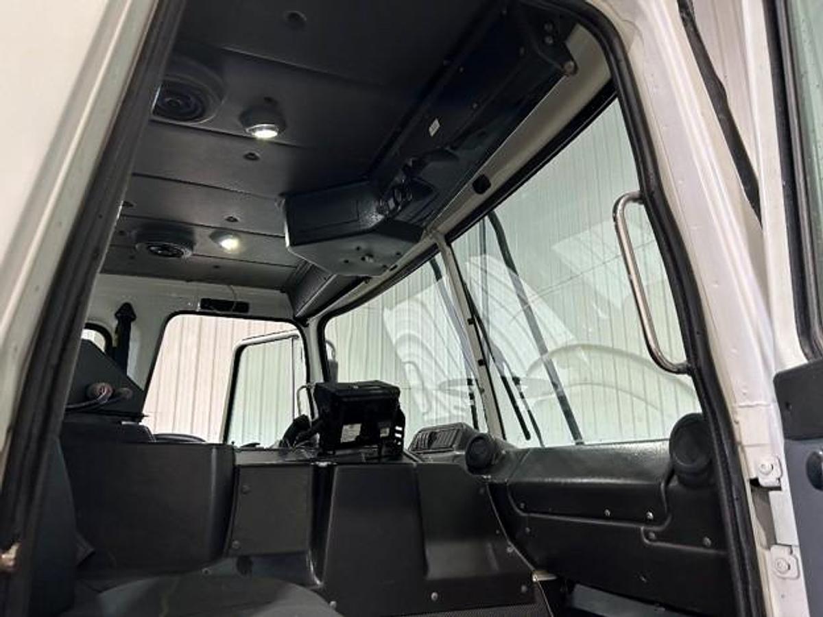 Used 2014 AUTOCAR FRONT LOAD TRUCK
