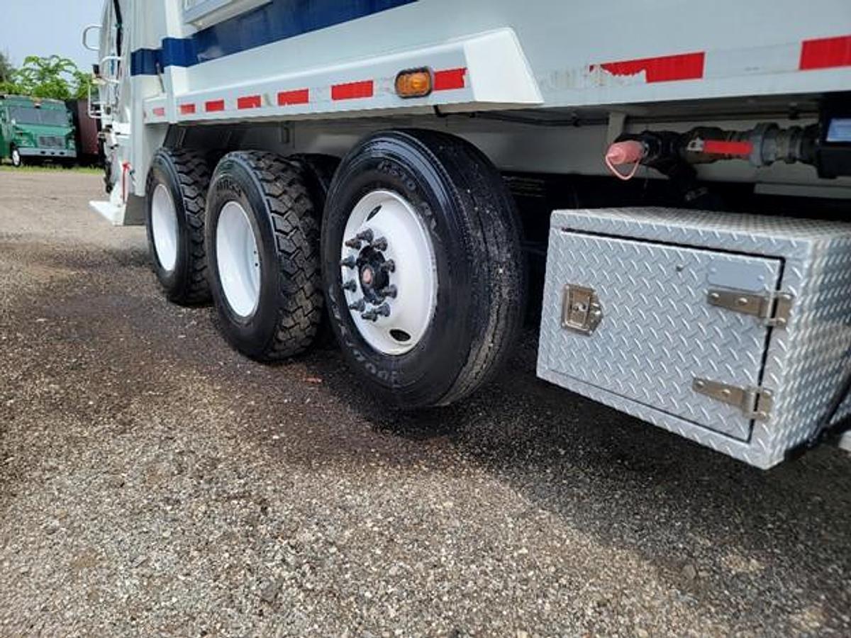 Used 2012 INTERNATIONAL REAR LOAD TRUCK