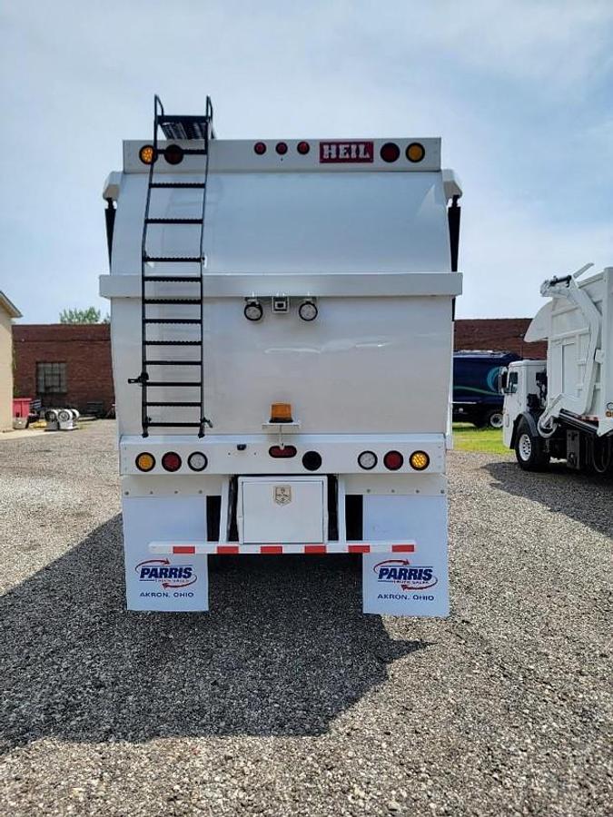 Used 2018 MACK FRONT LOAD TRUCK