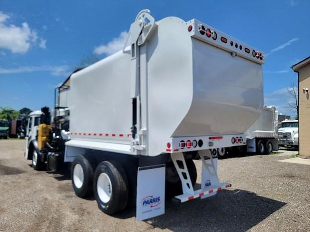 Used 2017 MACK AUTOMATED SIDE LOAD TRUCK