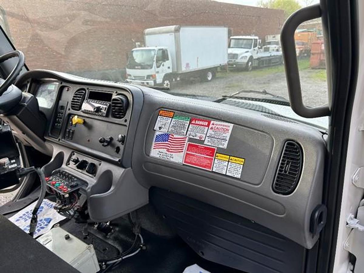 Used 2018 FREIGHTLINER AUTOMATED SATELLITE TRUCK