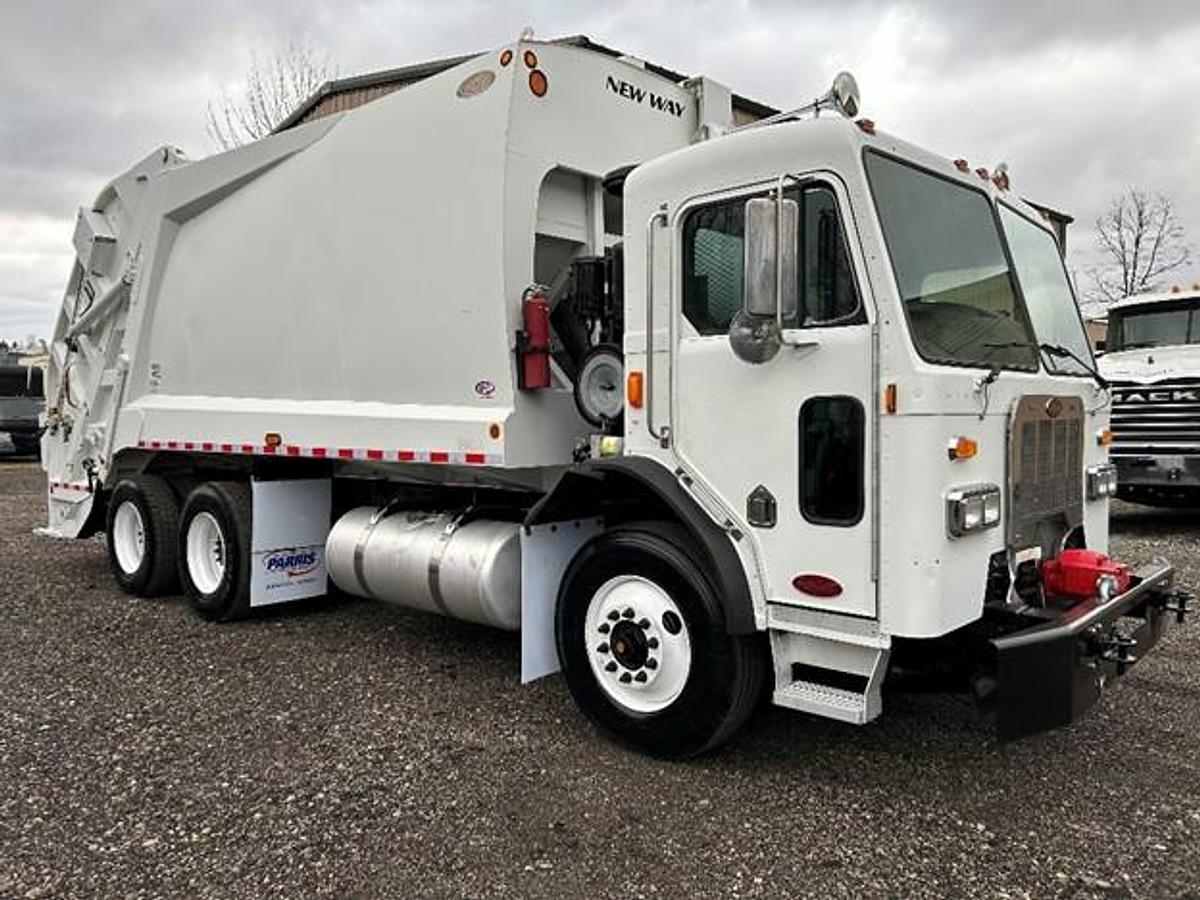 Used 2014 PETERBILT REAR LOAD TRUCK