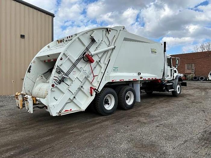 Used 2010 MACK REAR LOAD TRUCK