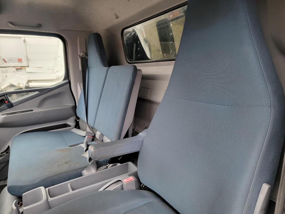 Used 2014 MITSUBISHI BOX TRUCK