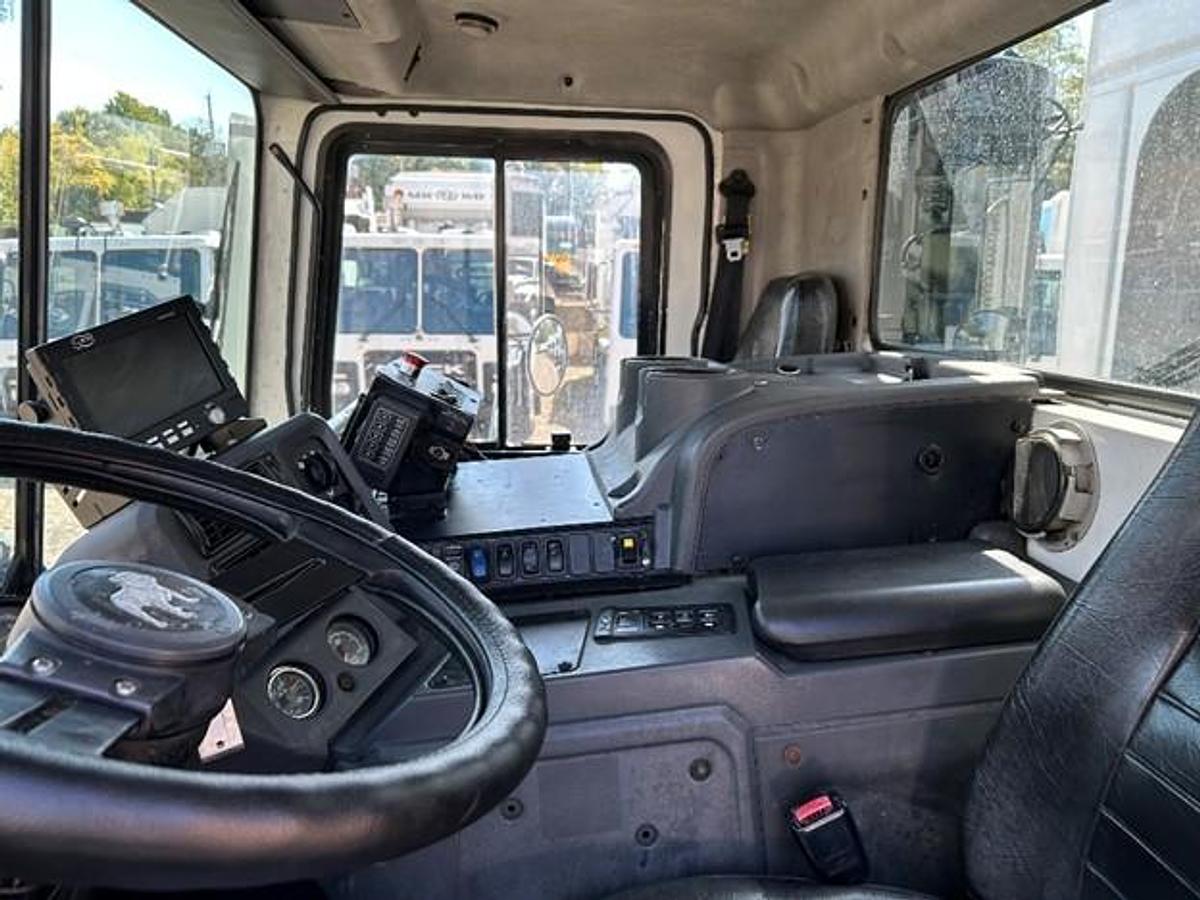 Used 2008 MACK REAR LOAD TRUCK