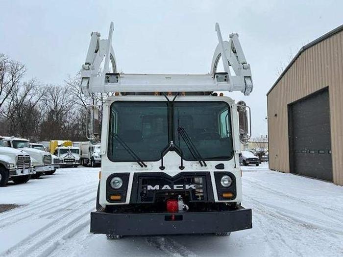 Used 2024 MACK FRONT LOAD TRUCK