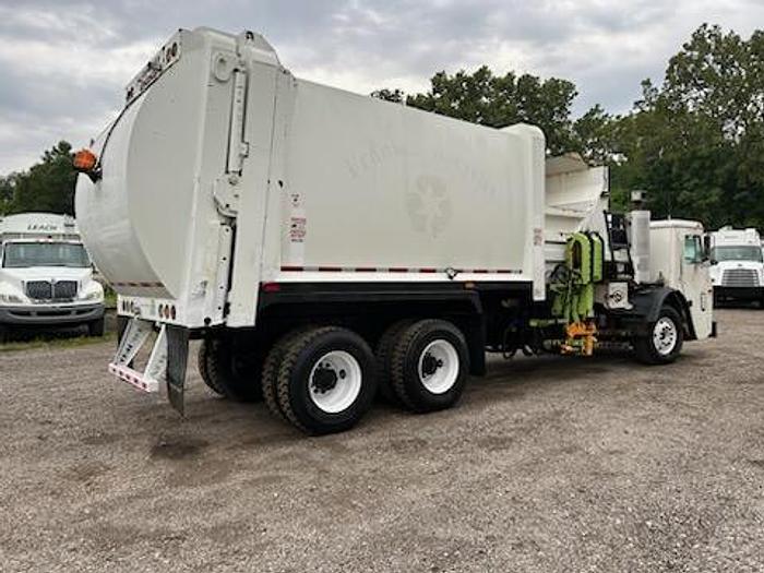 Used 2010 MACK SIDE LOAD TRUCKC