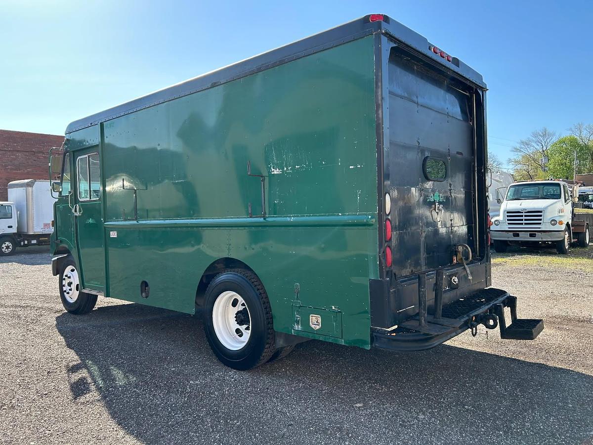 Used 2001 FREIGHTLINER STEP VAN