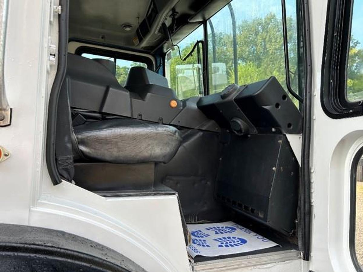 Used 2012 MACK REAR LOAD TRUCK
