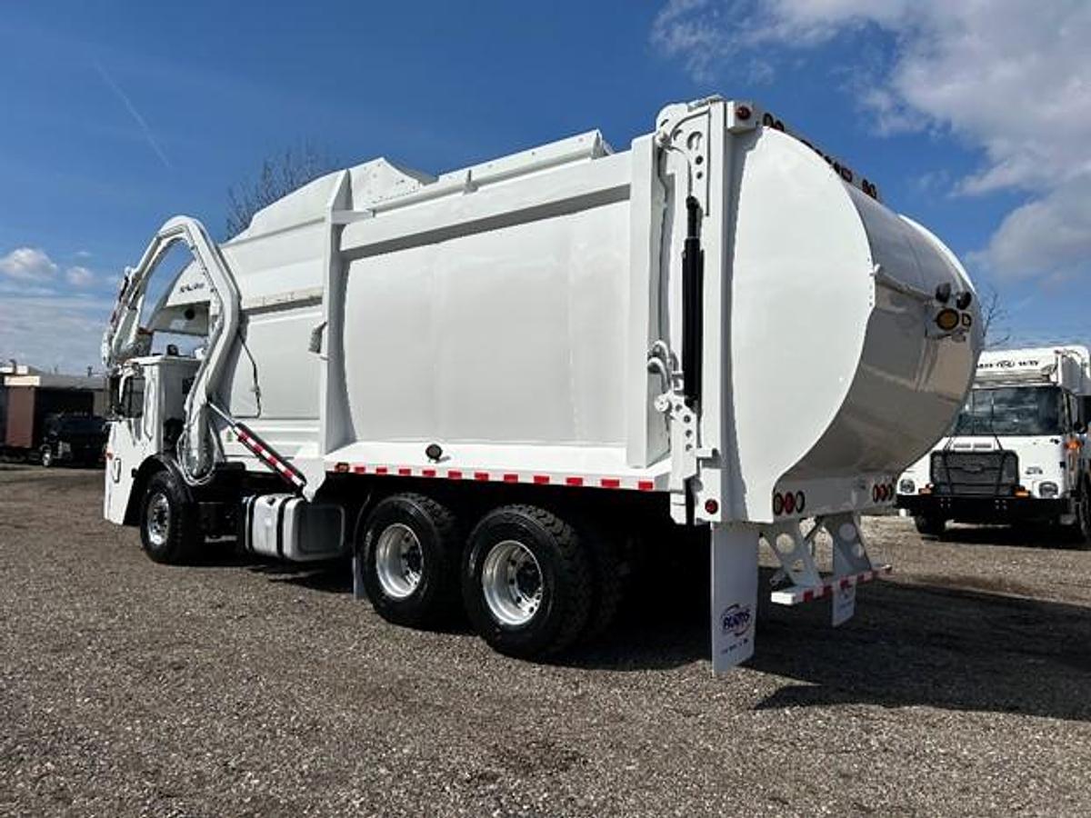 Used 2015 MACK FRONT LOAD TRUCK