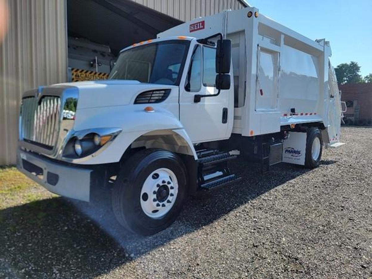 Used 2014 FREIGHTLINER REAR LOAD TRUCK