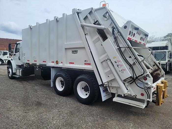 Used 2014 FREIGHTLINER REAR LOAD TRUCK