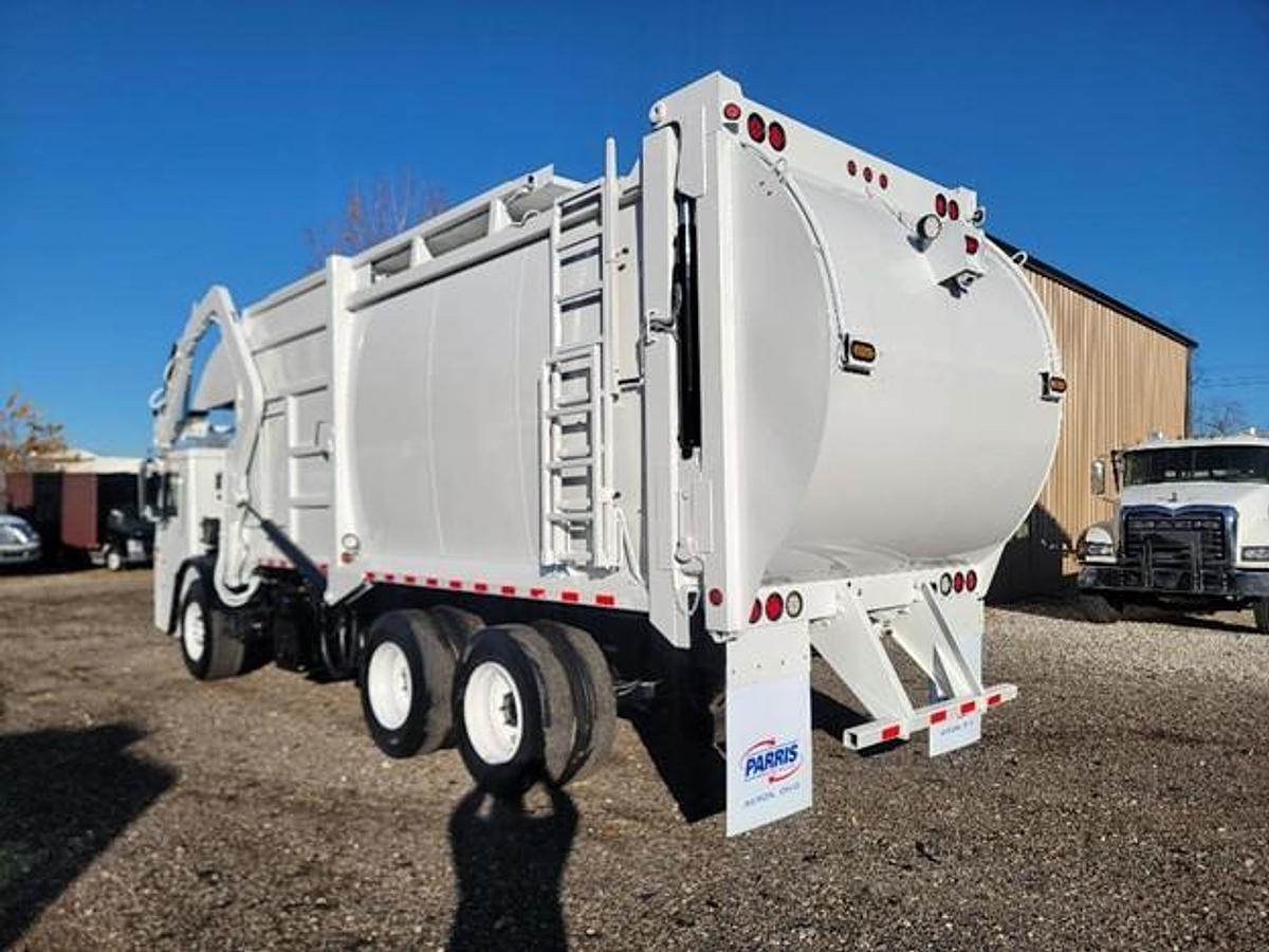 Used 2016 MACK FRONT LOAD TRUCK