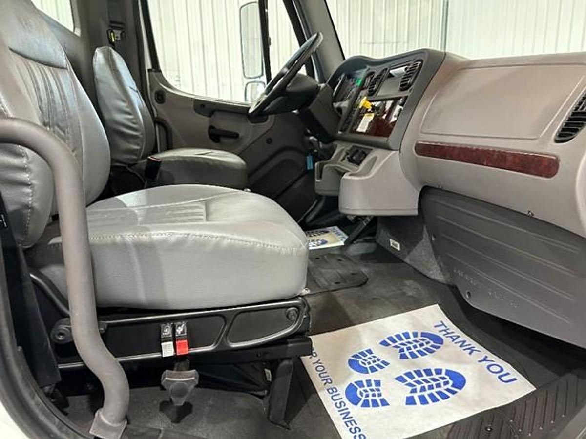 2018 FREIGHTLINER CAB & CHASSIS