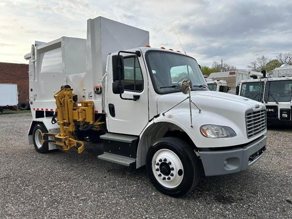 Used 2018 FREIGHTLINER AUTOMATED SATELLITE TRUCK