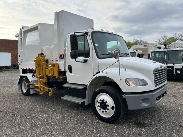 Used 2018 FREIGHTLINER AUTOMATED SATELLITE TRUCK