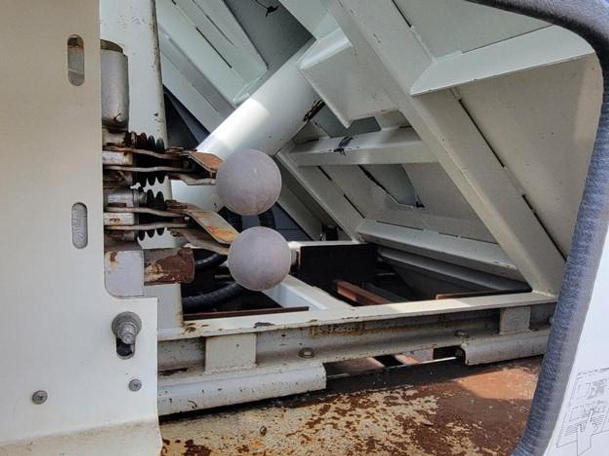 Used 2012 INTERNATIONAL REAR LOAD TRUCK