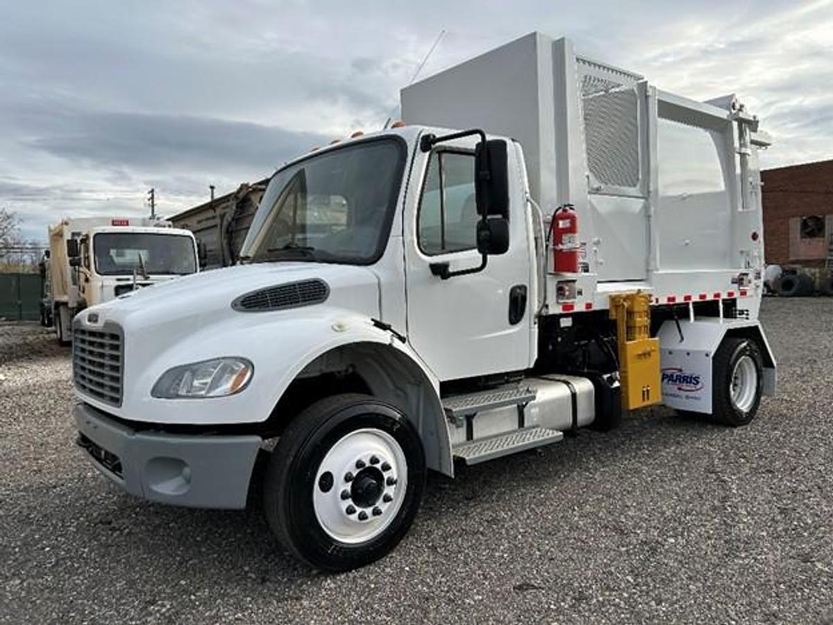 Used 2018 FREIGHTLINER AUTOMATED SATELLITE TRUCK