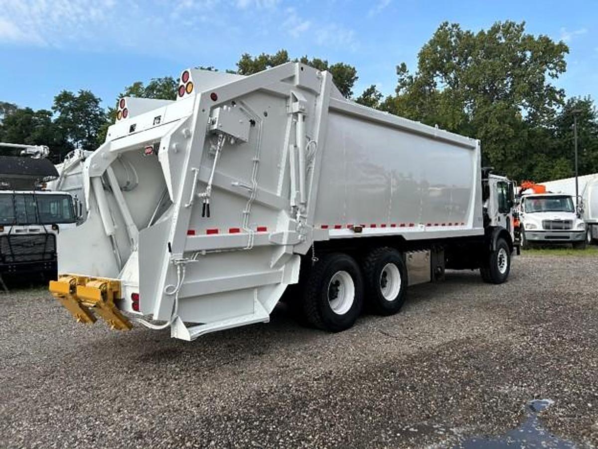 Used 2012 MACK REAR LOAD TRUCK