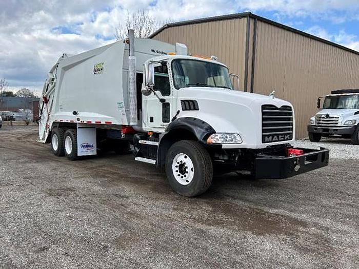 Used 2010 MACK REAR LOAD TRUCK