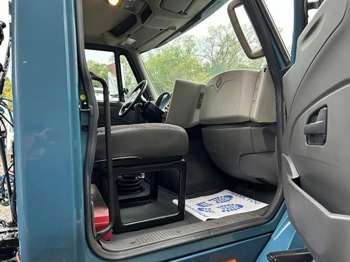 Used 2013 INTERNATIONAL DAY CAB