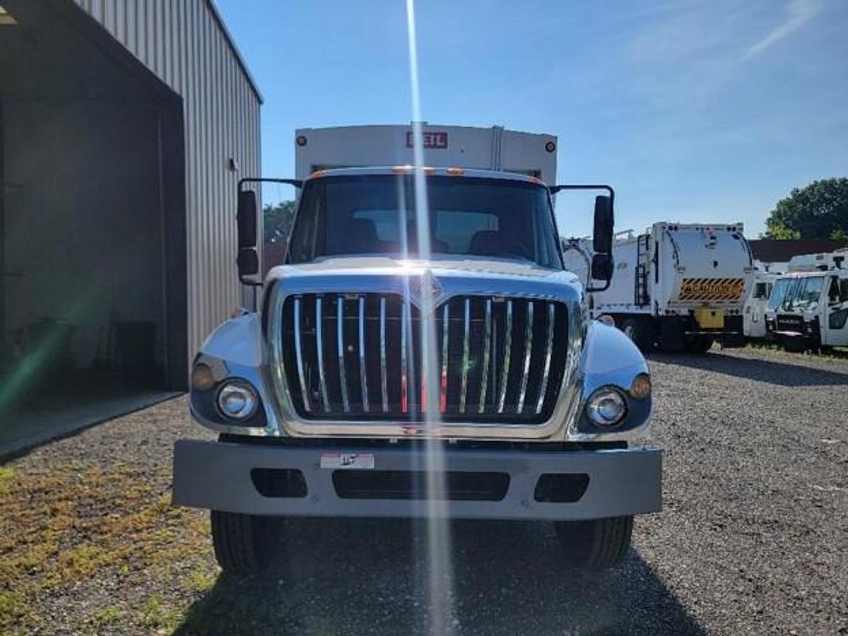 Used 2014 FREIGHTLINER REAR LOAD TRUCK