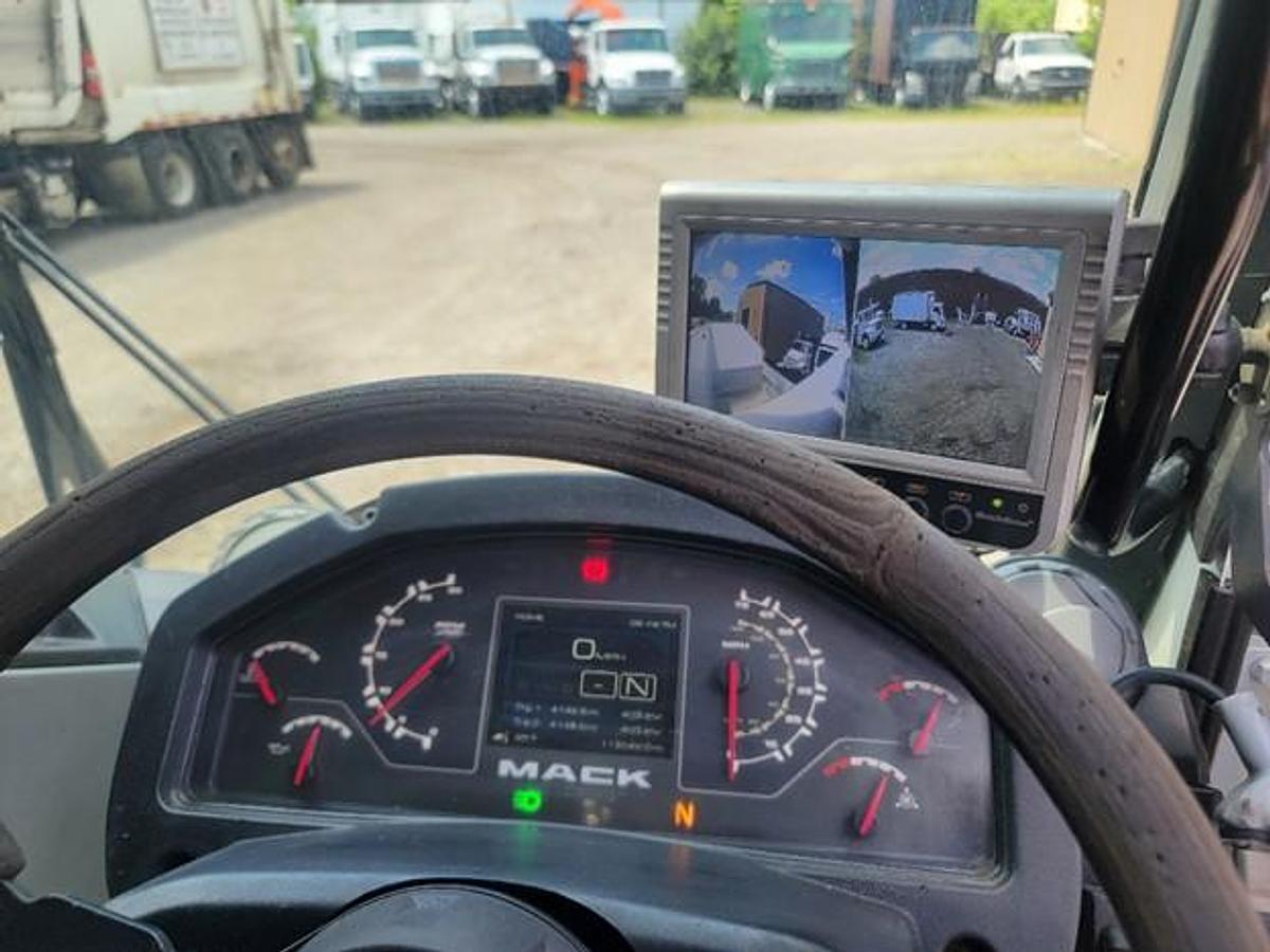 Used 2017 MACK AUTOMATED SIDE LOAD TRUCK