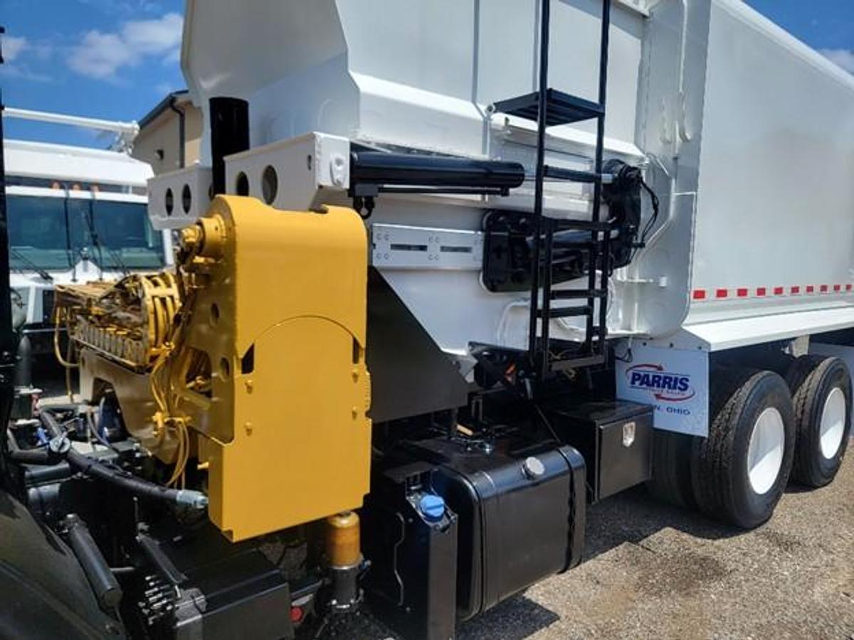 Used 2017 MACK AUTOMATED SIDE LOAD TRUCK